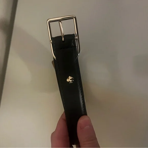Sleek Black Leather Kate Spade Belt - Picture 5 of 9